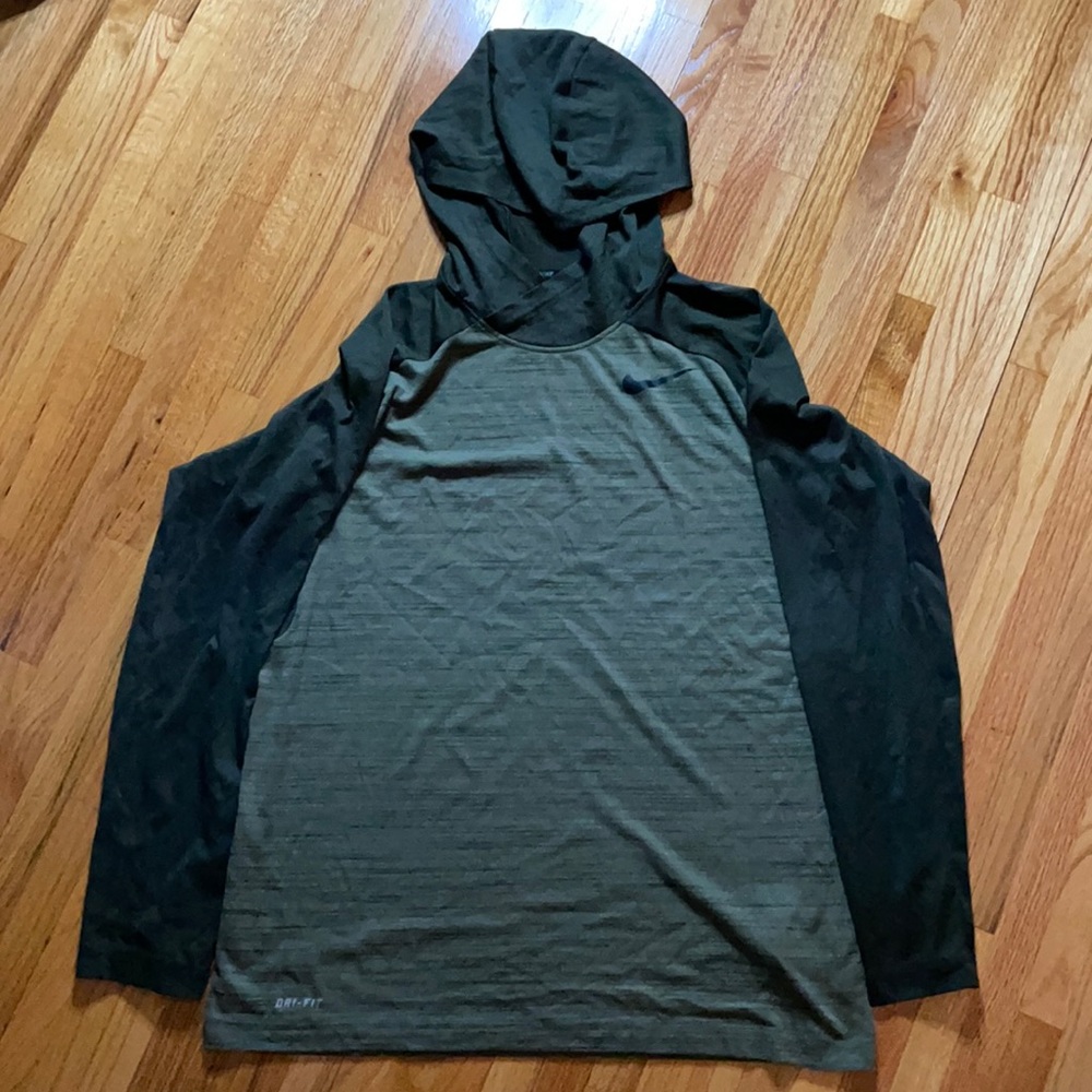 Used Nike long sleeve shirt with hoodie